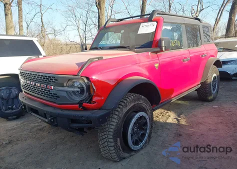 2024 Ford Bronco Badlands z USA, uszkodzony, nr VIN 1FMEE9BPXRLA25338